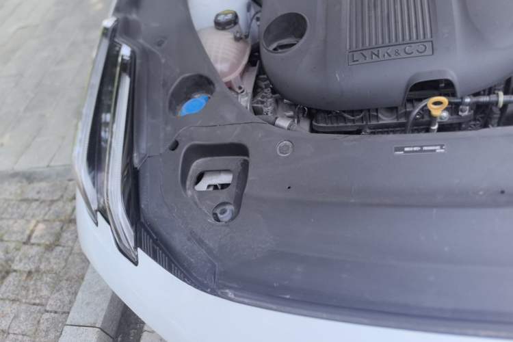 Used Lynk & Co 03 2023 1.5TD DCT JingPro Engine Bay Right