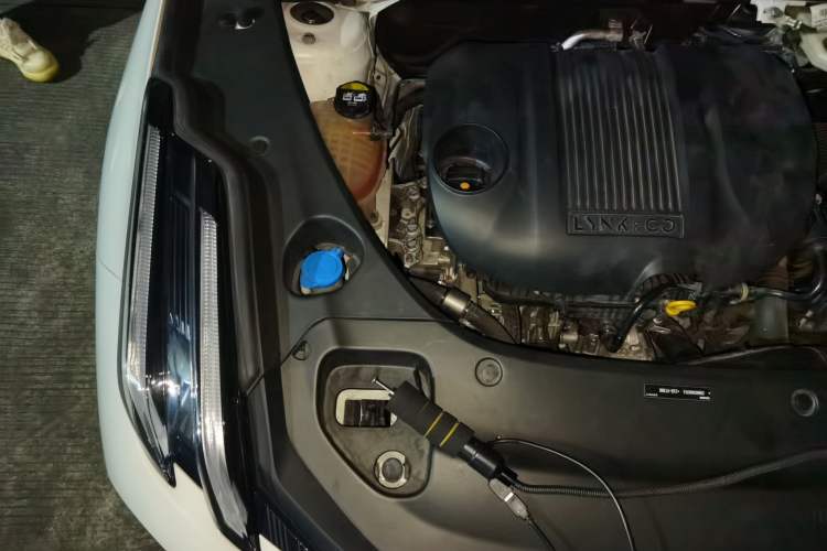 Used Lynk & Co 03 2023 1.5TD DCT JingPro Engine Bay Right
