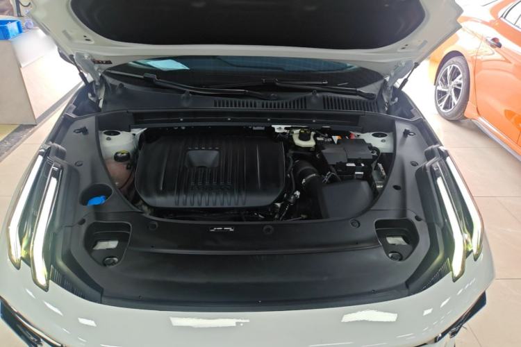Used Lynk & Co 03 2023 2.0TD DCT JingPro Engine Bay