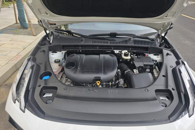 Used Lynk & Co 03 2023 1.5TD DCT JingPro Engine Bay
