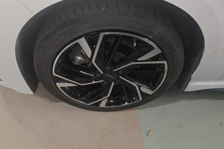 Used Lynk & Co 03 2023 1.5TD DCT JingPlus Exterior 4