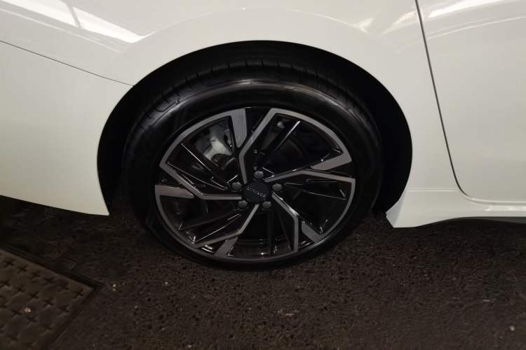 Used Lynk & Co 03 2023 1.5TD DCT JingPlus Exterior 5