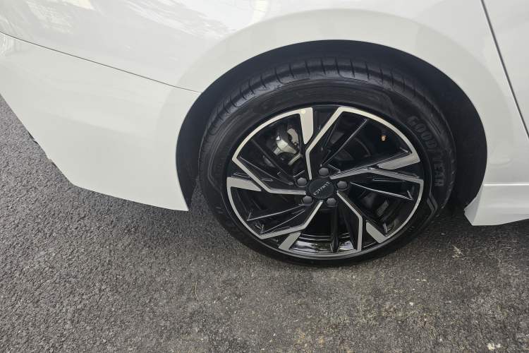 Used Lynk & Co 03 2023 1.5TD DCT JingPro Exterior 5