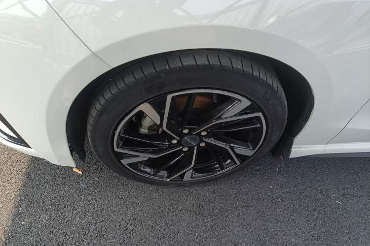 Used Lynk & Co 03 2023 2.0TD DCT JingPro Exterior 7