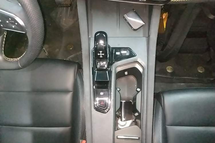 Used Lynk & Co 03 2023 1.5TD DCT JingPlus Gear Lever