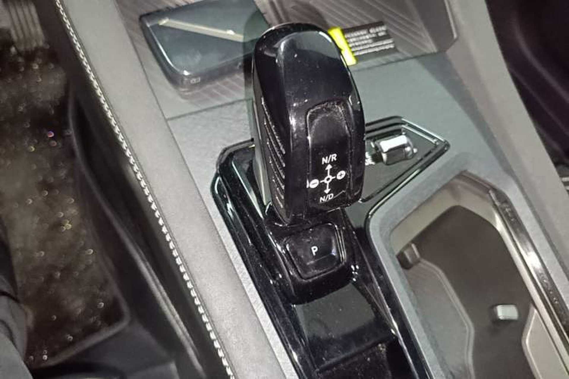 Used Lynk & Co 03 2023 2.0TD DCT JingPro Gear Lever
