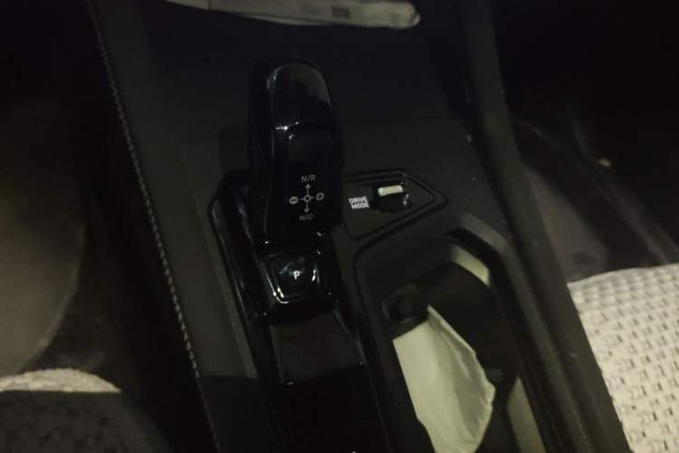 Used Lynk & Co 03 2023 1.5TD DCT JingPlus Gear Lever