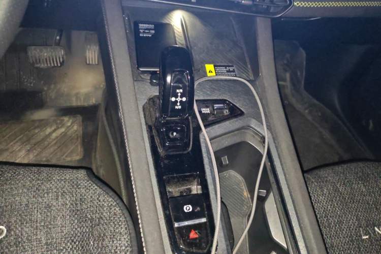 Used Lynk & Co 03 2023 2.0TD DCT H-Power Halo Gear Lever