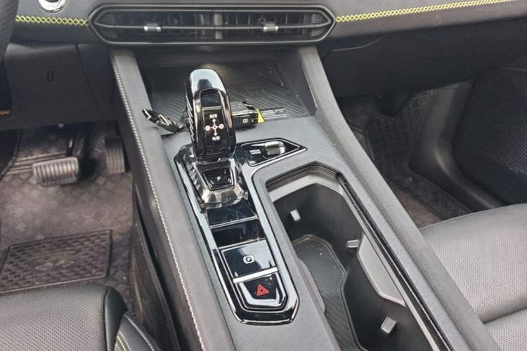 Used Lynk & Co 03 2023 1.5TD DCT JingPro Gear Lever