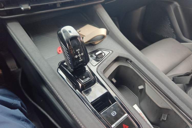 Used Lynk & Co 03 2023 2.0TD DCT JingPro Gear Lever