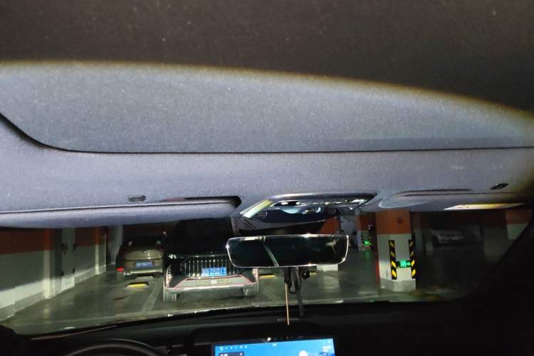 Used Lynk & Co 03  Headliner