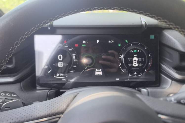 Used Lynk & Co 03 2023 1.5TD DCT JingPro Instrument Cluster
