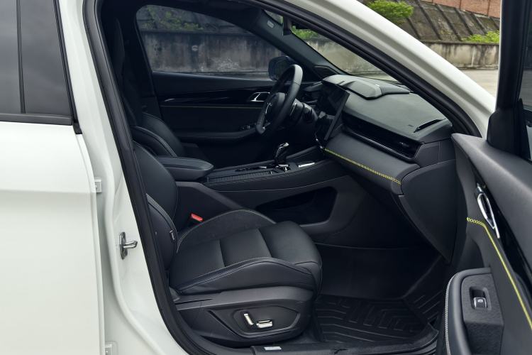 Used Lynk & Co 03 2023 1.5TD DCT JingPro Interior 2