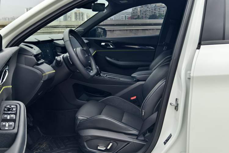 Used Lynk & Co 03 2023 1.5TD DCT JingPro Interior 4