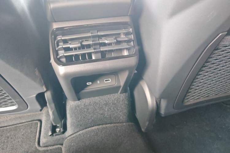 Used Lynk & Co 03 2023 1.5T EM-F PM Interior 4