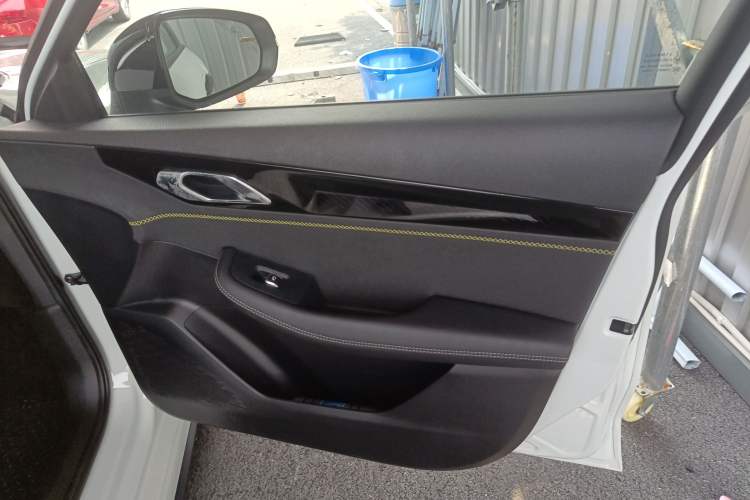 Used Lynk & Co 03 2023 2.0TD DCT JingPro Interior 5