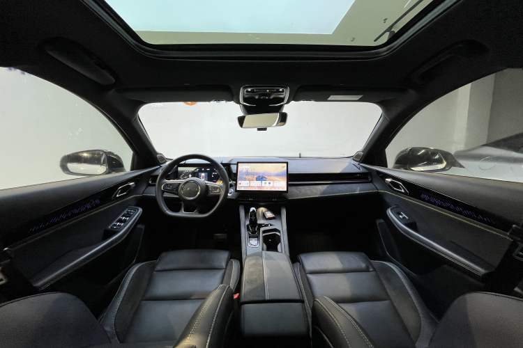 Used Lynk & Co 03 2023 2.0TD DCT JingPro Interior 5