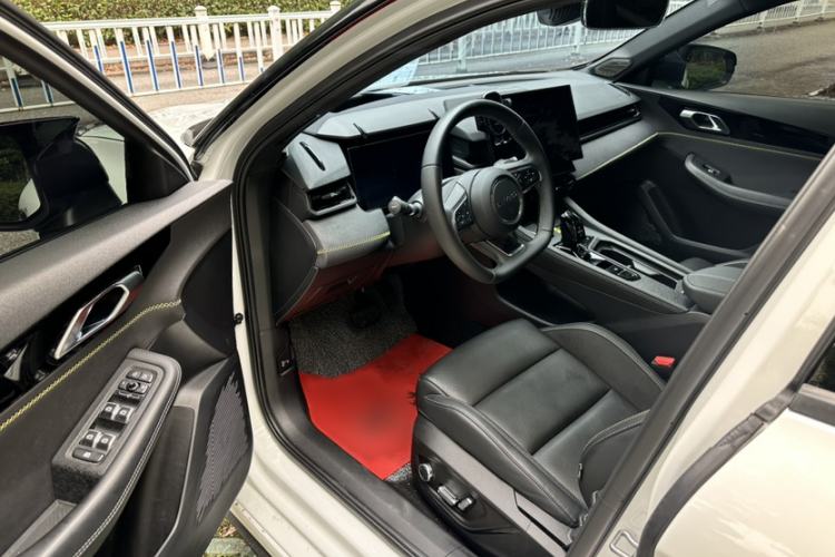 Used Lynk & Co 03 2023 2.0TD DCT H-Power Halo Interior 5