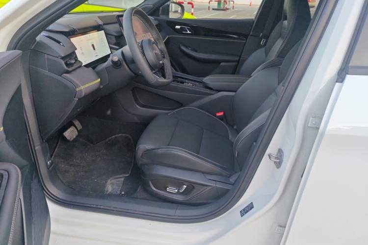 Used Lynk & Co 03 2023 1.5T EM-F PM Interior 6