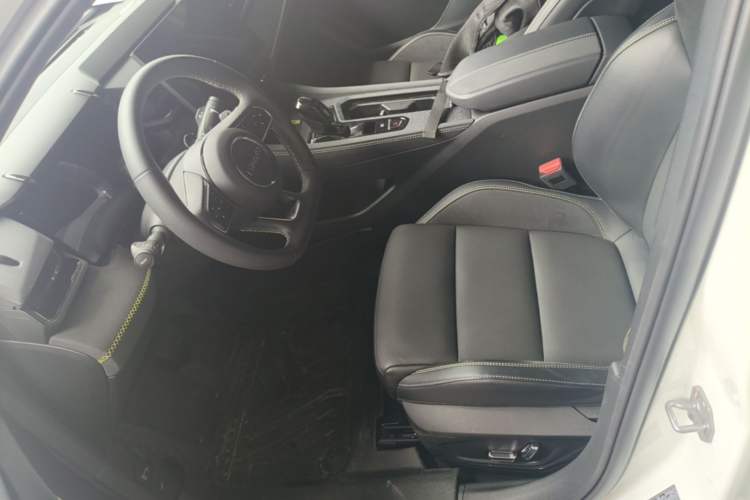 Used Lynk & Co 03 2023 1.5TD DCT JingPro Left Front Seat