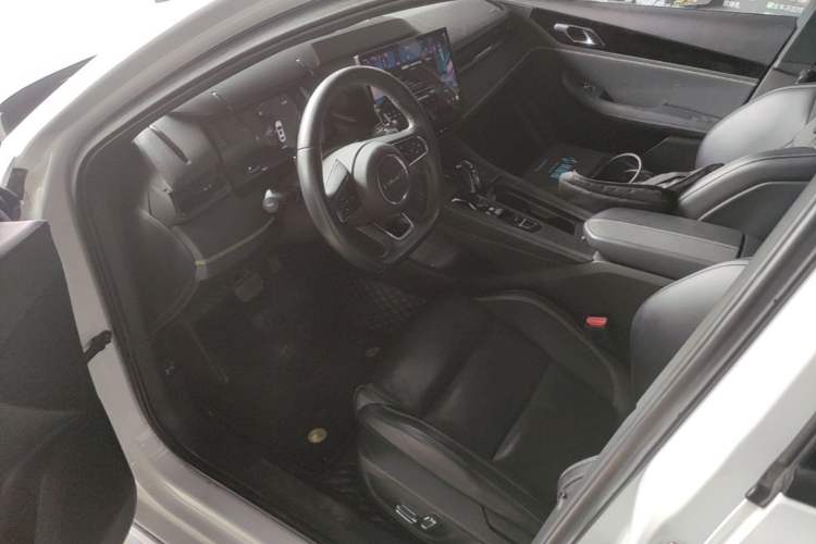 Used Lynk & Co 03 2023 2.0TD DCT JingPro Left Front Seat