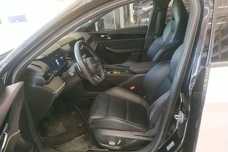 Used Lynk & Co 03 2023 1.5TD DCT JingPlus Left Front Seat