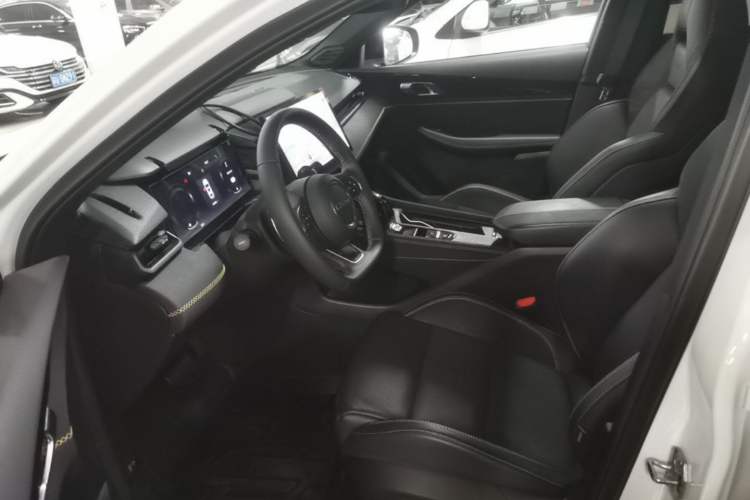 Used Lynk & Co 03 2023 2.0TD DCT JingPro Left Front Seat