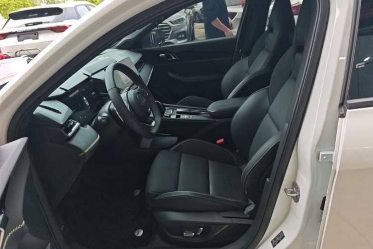 Used Lynk & Co 03 2023 1.5TD DCT JingPro Left Front Seat