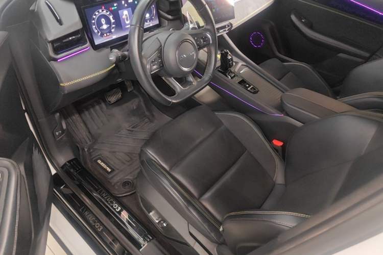 Used Lynk & Co 03 2023 2.0TD DCT JingPro Left Front Seat