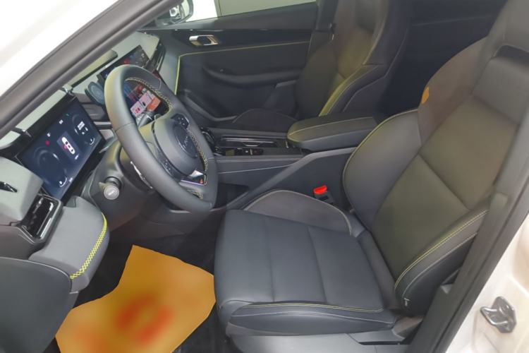 Used Lynk & Co 03 2023 2.0TD DCT JingPro Left Front Seat