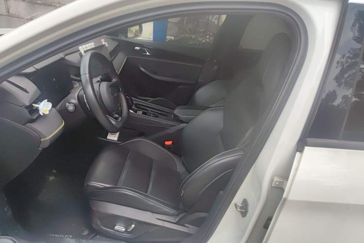 Used Lynk & Co 03 2023 2.0TD DCT JingPro Left Front Seat