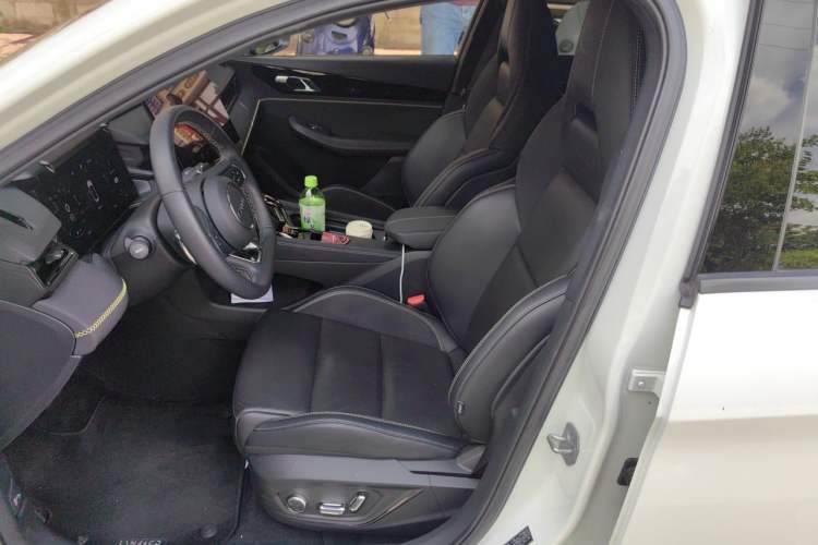 Used Lynk & Co 03 2023 2.0TD DCT H-Power Halo Left Front Seat
