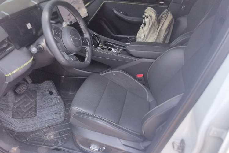 Used Lynk & Co 03 2023 1.5TD DCT JingPro Left Front Seat