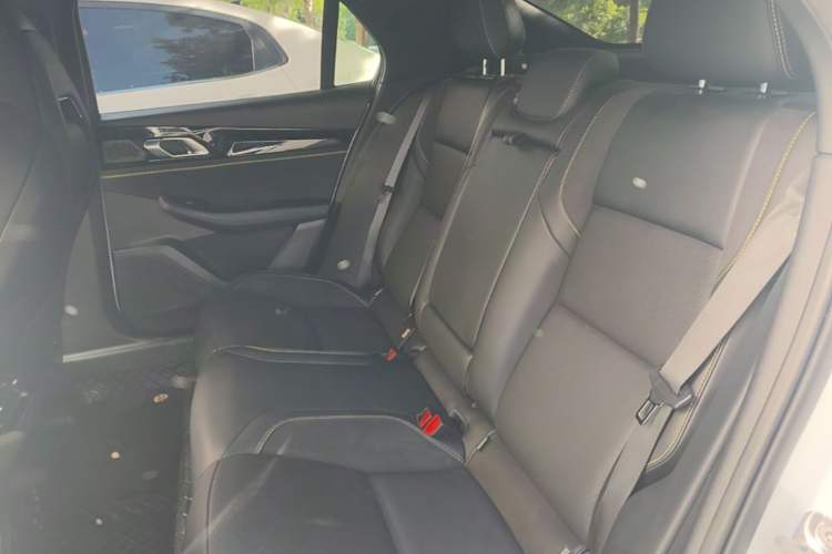 Used Lynk & Co 03 2023 2.0TD DCT JingPro Left Rear Seat