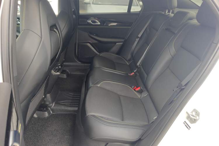 Used Lynk & Co 03 2023 2.0TD DCT JingPro Left Rear Seat