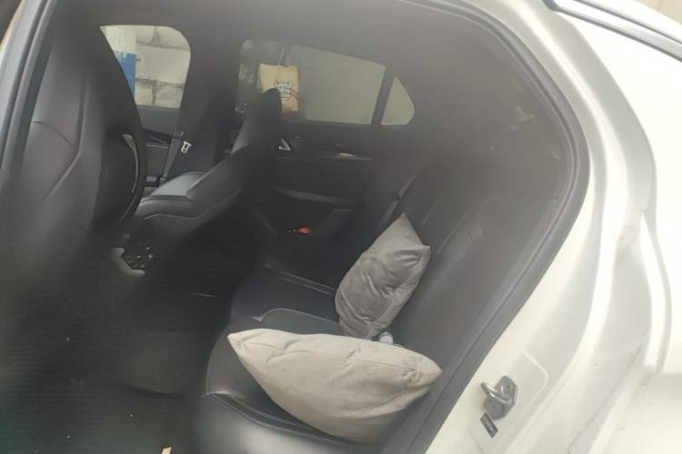 Used Lynk & Co 03 2023 2.0TD DCT JingPro Left Rear Seat