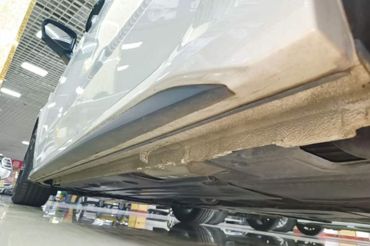 Used Lynk & Co 03 2023 2.0TD DCT H-Power Halo Left Side Sill