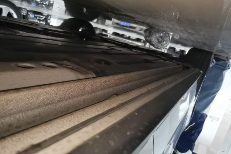 Used Lynk & Co 03 2023 2.0TD DCT JingPro Left Side Sill