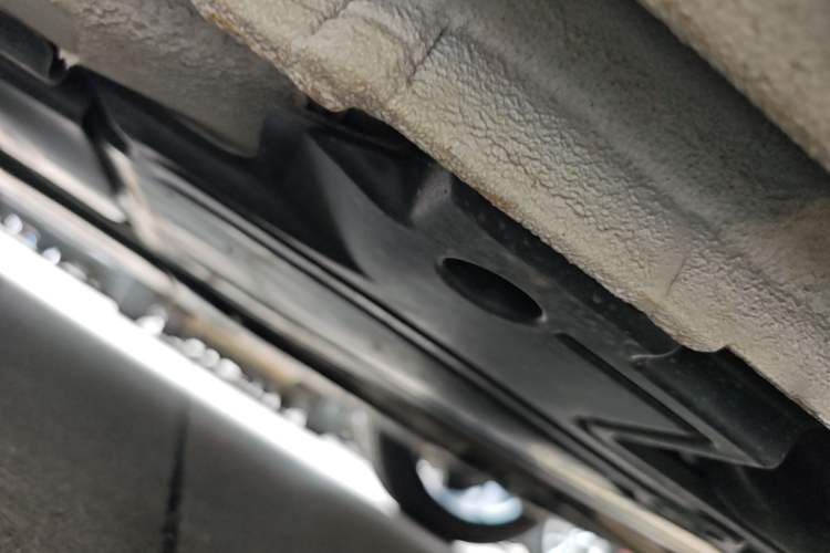 Used Lynk & Co 03 2023 1.5TD DCT JingPro Left Side Sill