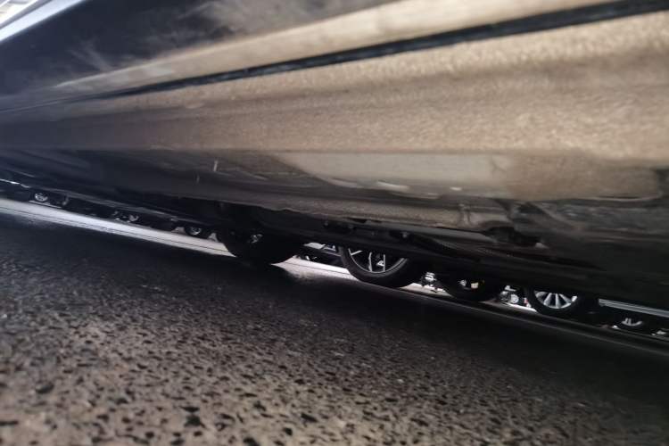 Used Lynk & Co 03 2023 1.5TD DCT JingPlus Left Side Sill