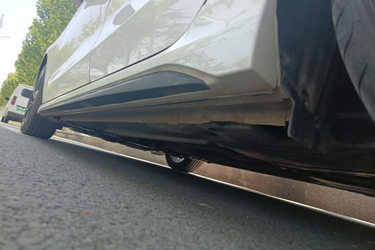 Used Lynk & Co 03 2023 1.5TD DCT JingPlus Left Side Sill