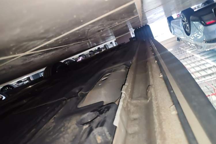 Used Lynk & Co 03 2023 1.5TD DCT JingPro Left Side Sill