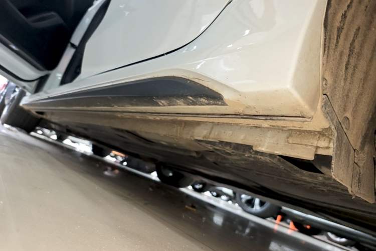 Used Lynk & Co 03 2023 2.0TD DCT H-Power Halo Left Side Sill