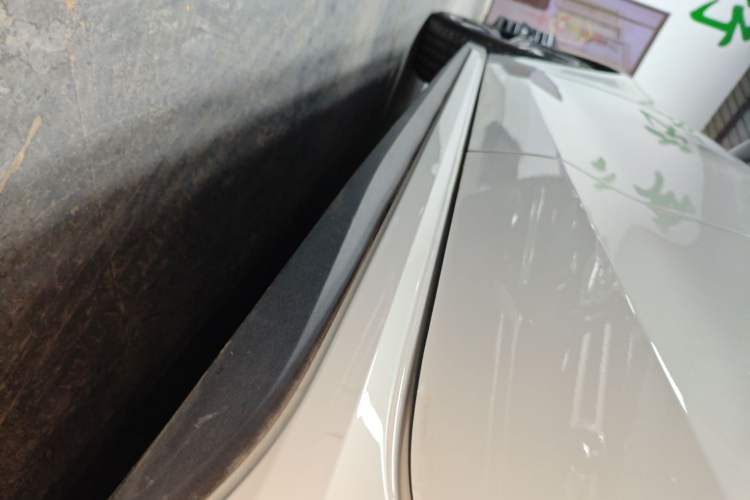 Used Lynk & Co 03 2023 2.0TD DCT JingPro Left Side Sill
