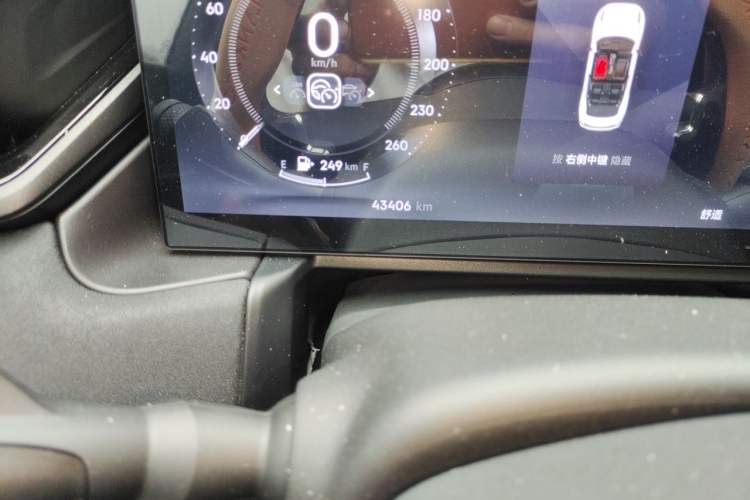 Used Lynk & Co 03 2023 2.0TD DCT JingPro Odometer Close Up