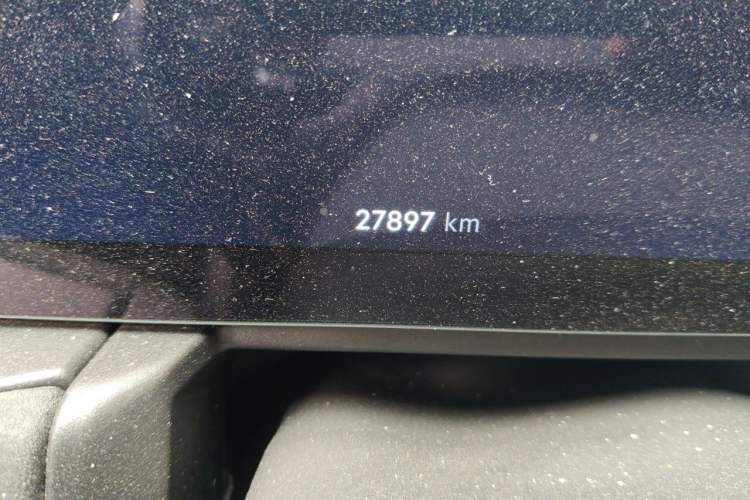 Used Lynk & Co 03 2023 2.0TD DCT JingPro Odometer Close Up