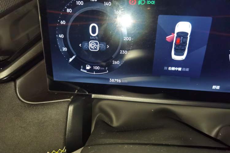 Used Lynk & Co 03 2023 1.5TD DCT JingPro Odometer Close Up