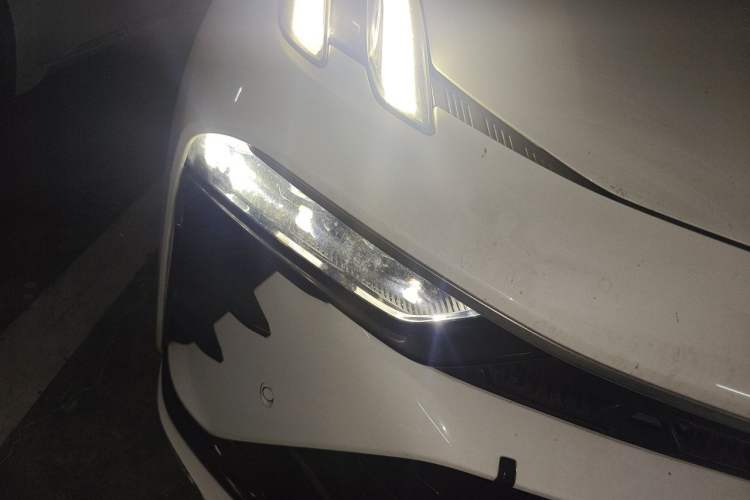 Used Lynk & Co 03 2023 1.5TD DCT JingPro Right Front Headlight