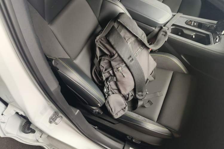 Used Lynk & Co 03 2023 1.5TD DCT JingPro Right Front Seat