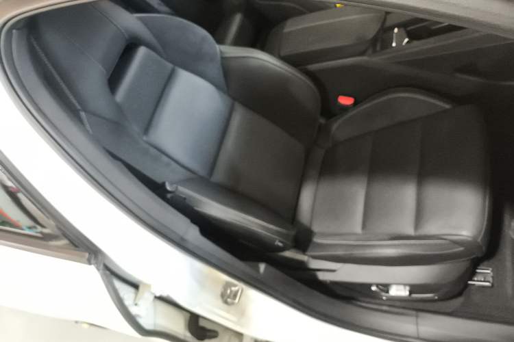 Used Lynk & Co 03 2023 1.5TD DCT JingPro Right Front Seat